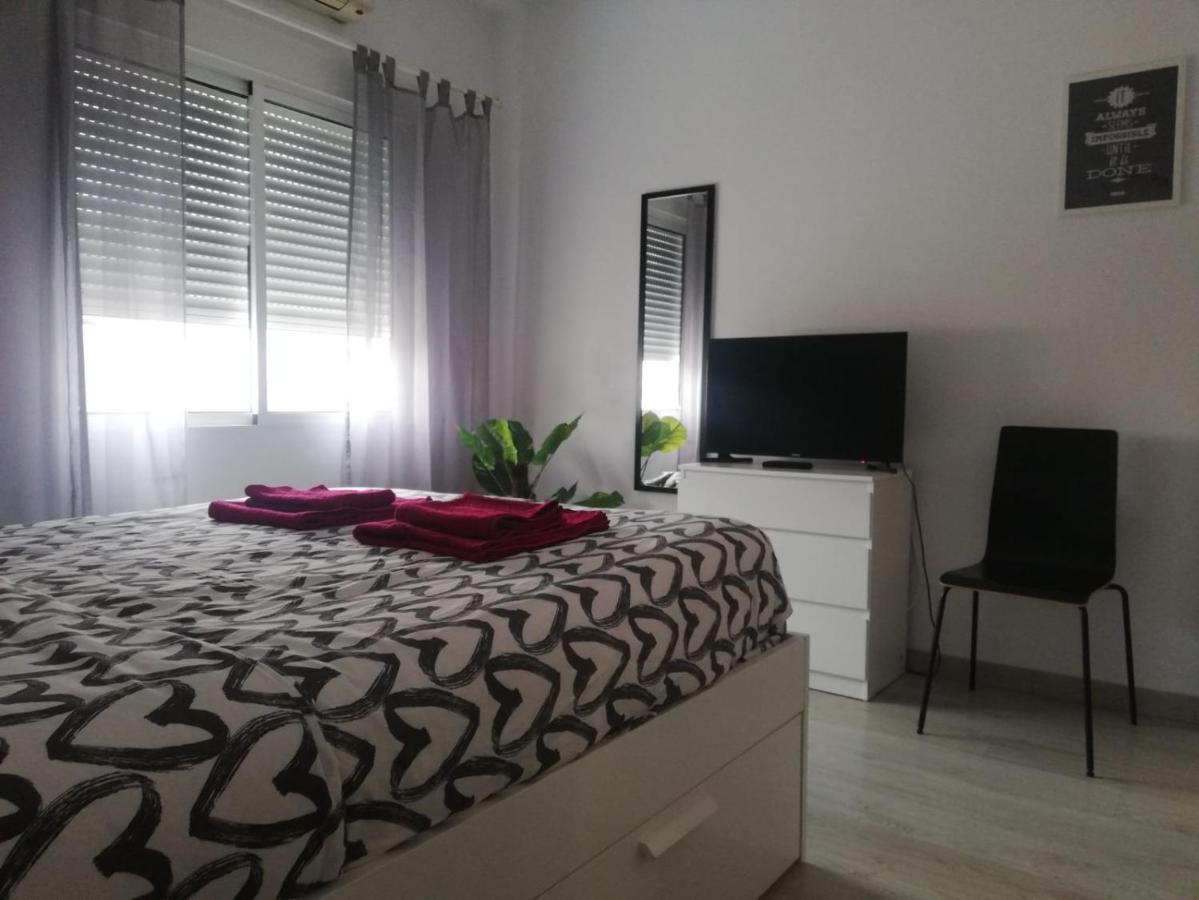 Apartamento Con Encanto "Larios Street" Apartment Malaga Bagian luar foto