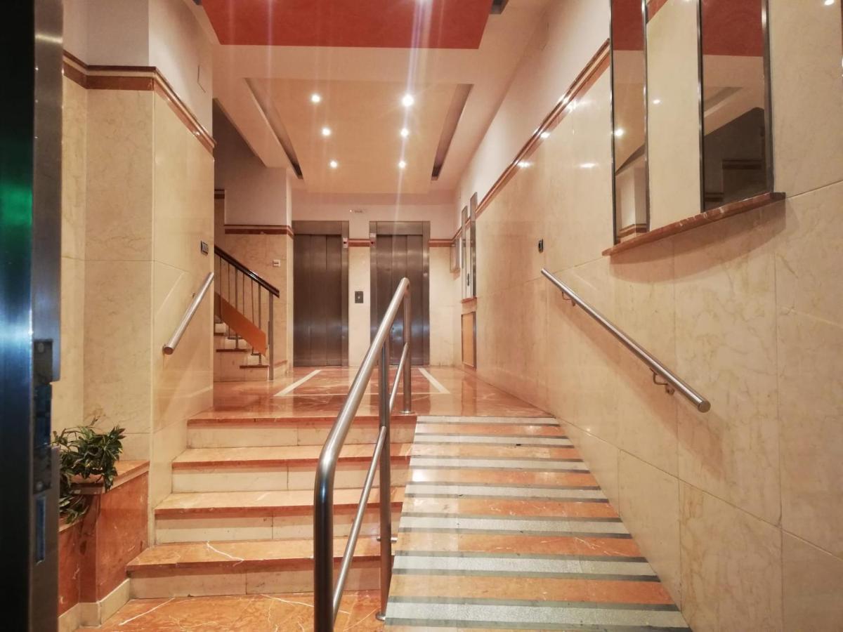 Apartamento Con Encanto "Larios Street" Apartment Malaga Bagian luar foto
