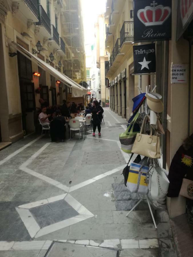 Apartamento Con Encanto "Larios Street" Apartment Malaga Bagian luar foto