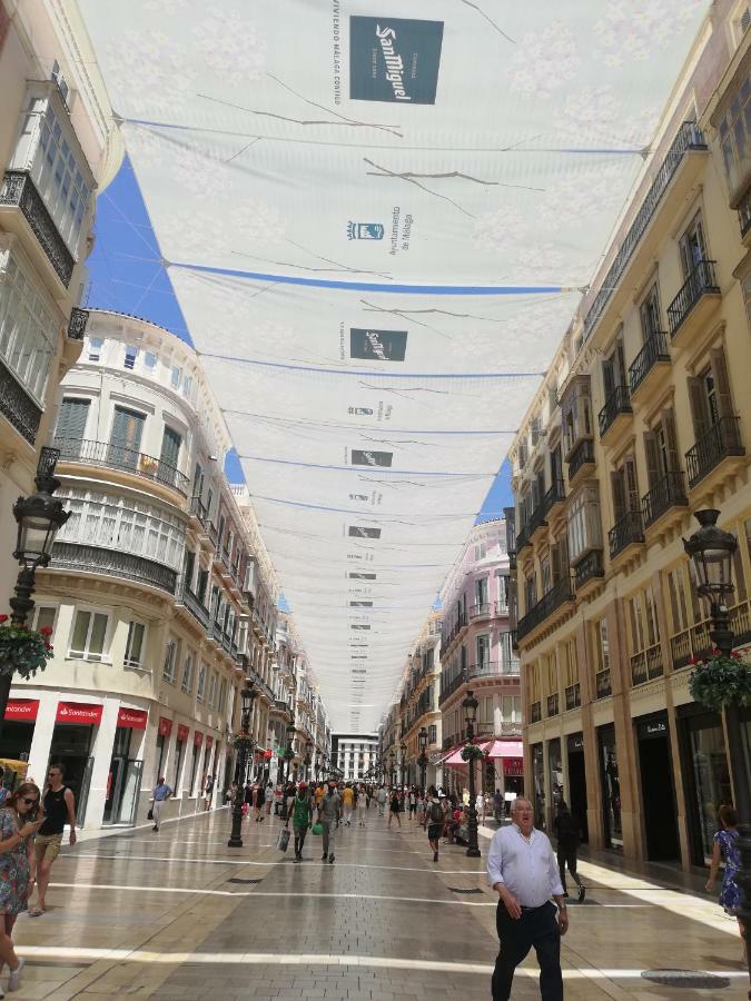 Apartamento Con Encanto "Larios Street" Apartment Malaga Bagian luar foto